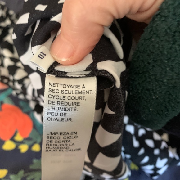 Doncaster all silk ruffle front blouse. Worn once - Picture 4 of 4